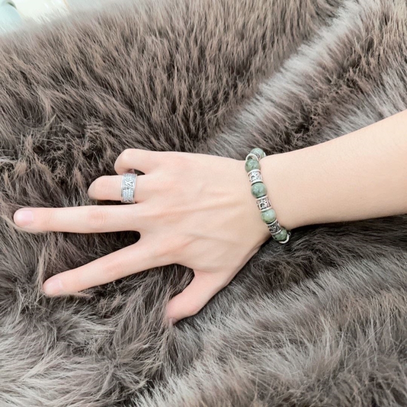 chr1st1an D10r bracelets